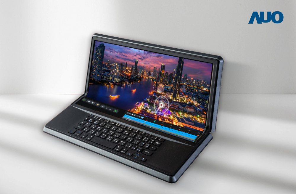 aoa体育14.6吋Micro LED折迭显示屏幕，搭配半径4mm的弯折绞炼，以及高画素、高亮度、高对比度的显示技术特点，即便在大视角下仍保有绝佳色相与亮度