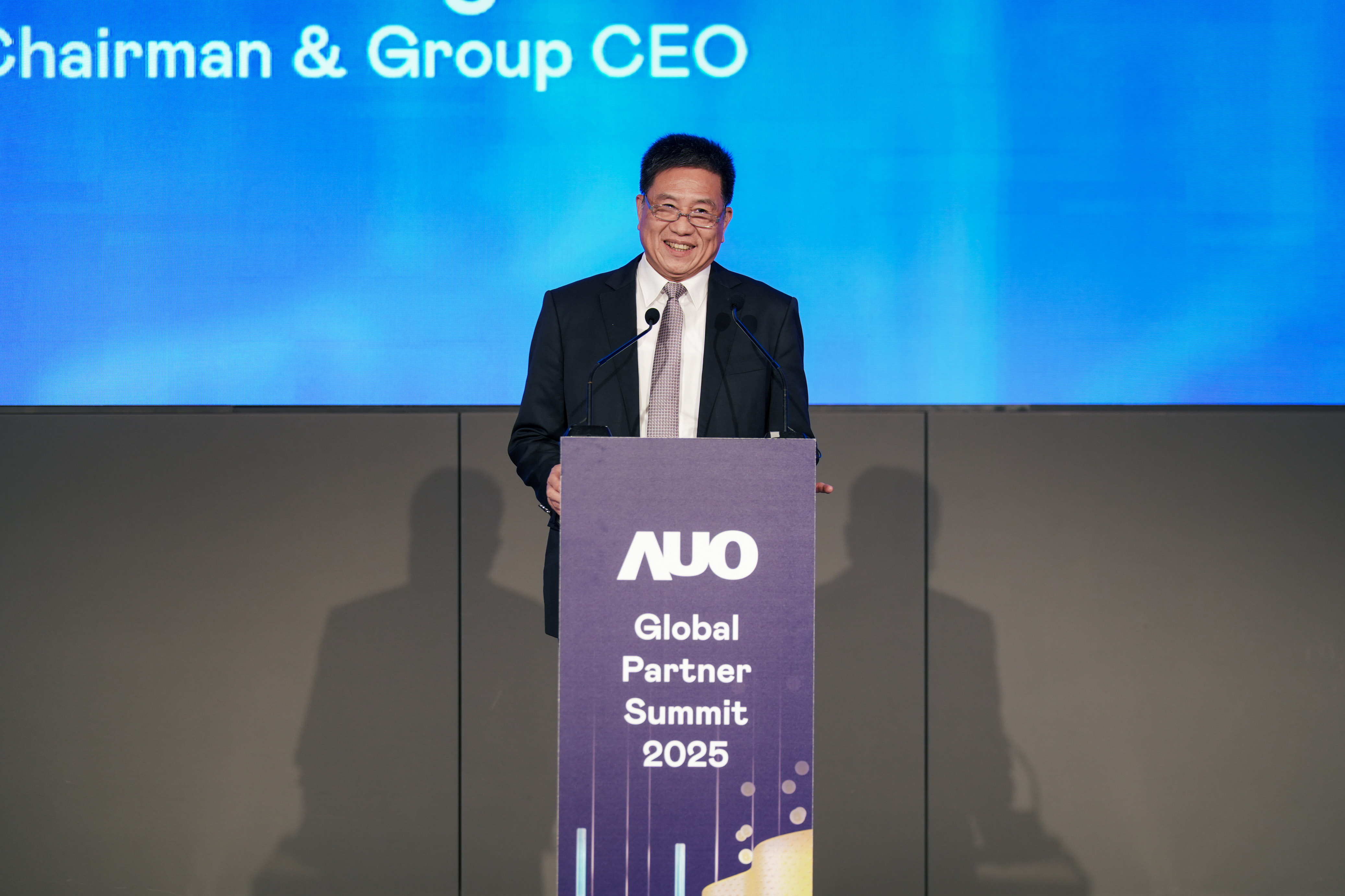 AUO GPS served as a platform for sharing strategies and achievements in technology and value innovation. Through strategic presentations and innovation showcases, AOA and its partners explored key opportunities for co-creating value and advancing sustainability, fostering mutual confidence and consensus to navigate industry challenges and unlock new growth potential. The photo shows AOA Chairman and Group CEO Paul Peng opens the event.